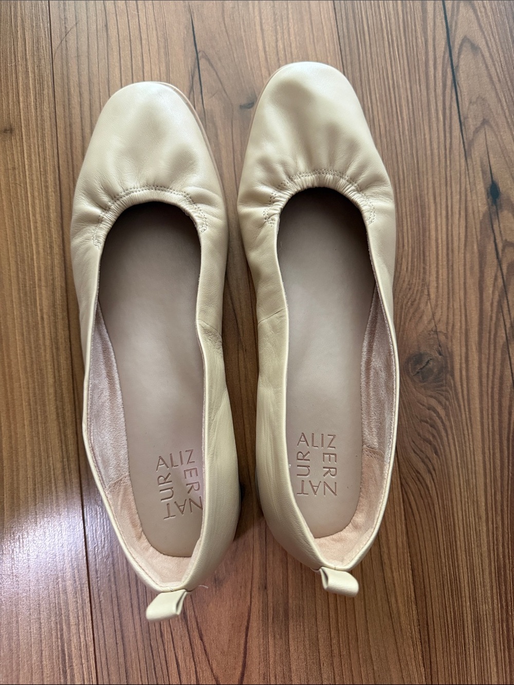 Naturalizer Beige Leather Ballet Flats